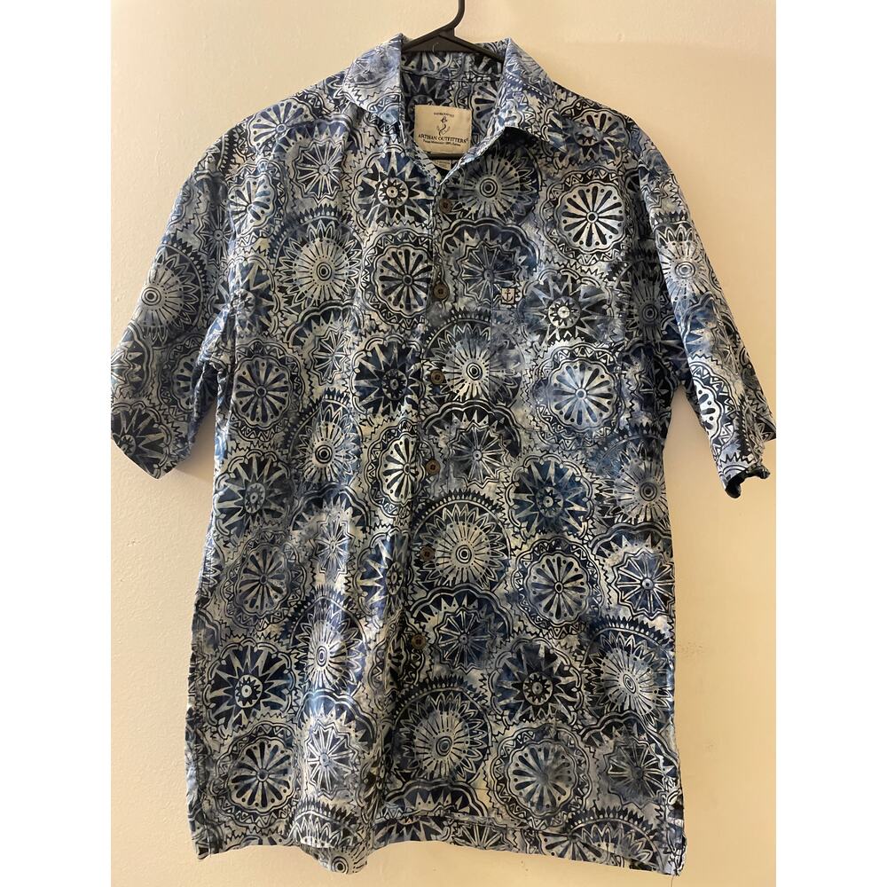 Artisans‎ Outfitters Mens Size Medium Button Down Shirt 100% Cotton Blue Print
